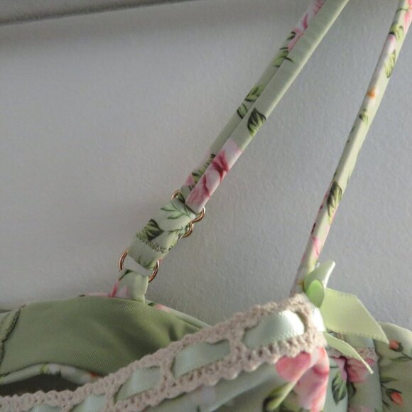 BLACKBOUGH SWIM Georgia Ruched Underwired Bikini Top in Nantucket Cottage Floral - Picture 8 of 14